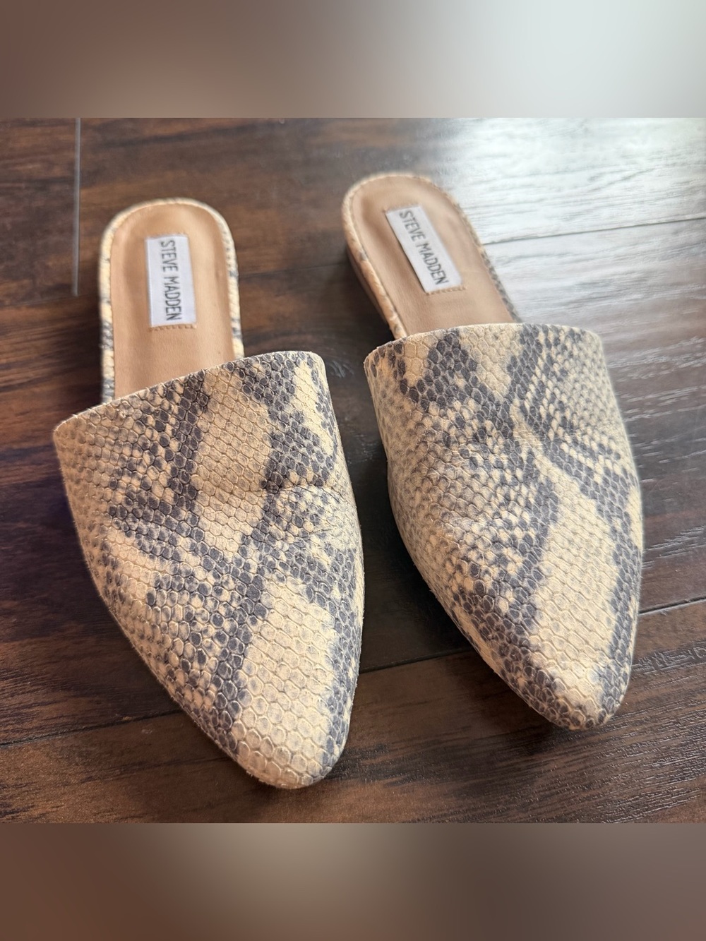 Steve Madden Trace snakeskin print pointed toe flats size 7